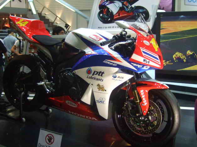 CBR ลาย moto 2 ของ เจ้าฟีม