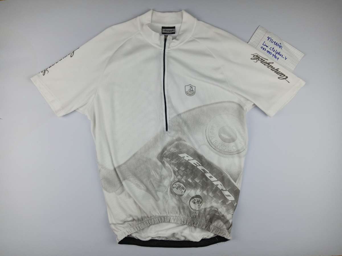 เสื้อ​จักรยาน​ CAMPAGNOLO​ แท้​ เสื้อ​ปี​ 2004 ( Vintage ​)​<br /><br />- made​ in​ Albania<br />- Size​ L<br />- วัด​อก​ 21 นิ้ว​ วัดยืดสุด​ 25 นิ้ว​ ( รอบอก​ 42-49​​ นิ้ว )​ ยาว​ 26​ นิ้ว​ <br />- ผ้า​ 100% Polyester​ สีเสื้อออกมุข​ ไม่ใช่ขาวโอโม่<br />- ซิป​เต็ม​ กระเป๋าหลัง​ 3​ ช่อง<br />- มือสอง​ สะอาด​ สภาพ​ดี​ พร้อม​ใช้งาน​<br /><br />* มี​ A1​ คล้ายรอยเลอะเป็นลิ้วเป็น​เส้นๆ​ เล็กๆบางๆ​ไม่เข้ม​ ดูกลืนๆนึกว่าลายพิมพ์​บนเสื้อ​ / A2​ ด้ายเริ่มหลุดนิดๆ​ แต่ไม่ปริออกข้างซ้ายและด้านหลังคอเสื้อ​ / A3 ดูคล้ายเหมือนสีไม่เต็มหรือเป็นลายพิมพ์​ของเสื้อไม่แน่ใจ​ จับสัมผัส​ดูผ้าก็ไม่บาง​ ตามรูปสุดท้าย<br /><br /># มี​เพียง​ 1​ ตัว​ <br /><br />ขาย​ 470 บาท<br />ส่งลงทะเบียน​ +40 บาท<br />ส่งอีเอ็มเอส​ +60​ บาท<br /><br />* พื้นที่​พิเศษ​ 3​ ​จังหวัด​ภาคใต้​ (​พื้นที่​เสี่ยงภัย)​ +20 บาท<br /><br />........... <br /><br />ไม่มี​บริการ​เก็บเงิน​ปลายทาง​<br /><br />ส่งไปรษณีย์​ส่ง​ทั่ว​ไทย​<br /><br />ขอบคุณ​ครับ