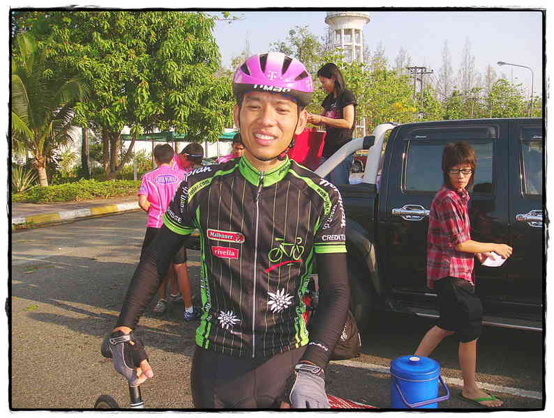 พี่จุ้ย จากเจียงใหม่เช่นกัน อดีตนักกีฬาทีมชาติทั้งนั้นครับ