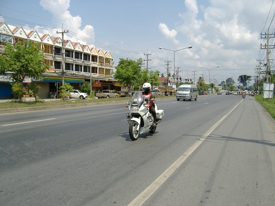 นำขบวนมาเลย...