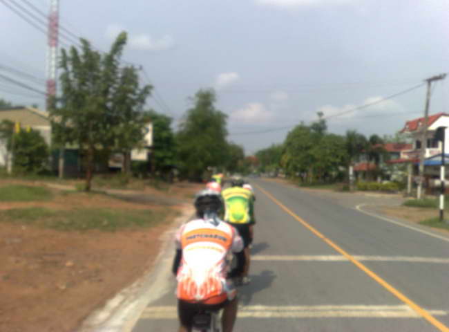 จัดริ้วขบวน