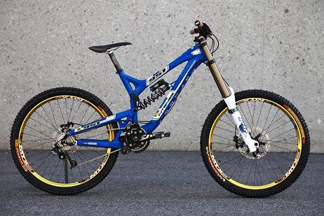 951_blue_70[1].jpg