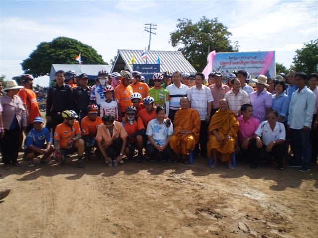 ยุทธหัตถีร่วมปลูกป่า อบต.หนองสาหร่าย 078 (Small).jpg