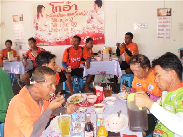 ยุทธหัตถีร่วมปลูกป่า อบต.หนองสาหร่าย 115 (Small).jpg
