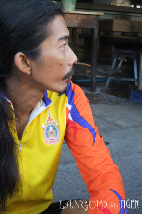 เสือรุงรัง เจ้าของโจโมเตล ยินดีต้อนรับนักปั่นทั้งหลาย ต้องแจ้งก่อนล่วงหน้า เพราะต้องปัดกวาดเช็ดถู ป่านนี้ยังหาคนมาสั่งการไม่ได้ ต้องสั่งเองทำเอง แม่บักข้าวเหนียวช่วยหน่อย