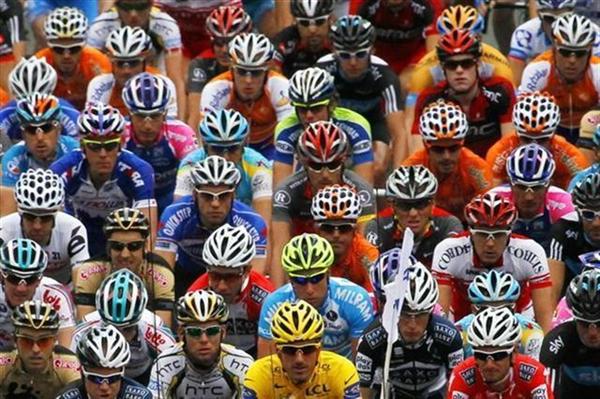 3a9c7320ce13e424fb8b6c050245b6a6-getty-topshots-cycling-fra-tdf-2010-pack (Medium) (Small) (Small) (Small) (Small) (Small) (Custom).jpg
