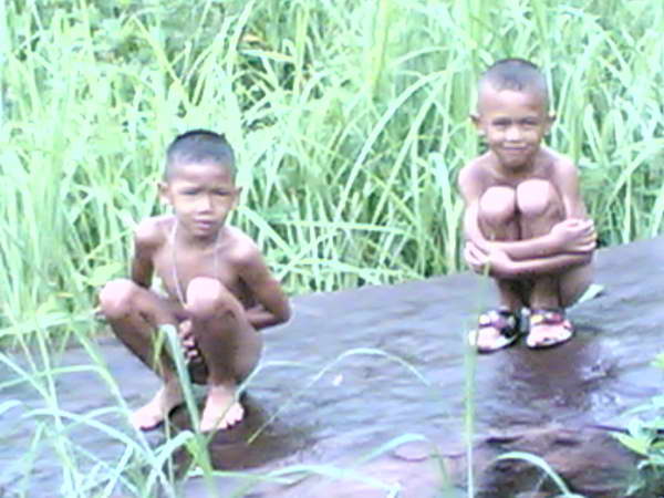 ลูกชายเสือใหญ่หรือเปล่าครับ 2 คนนี้
