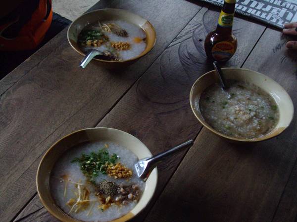 อาหารเข้าที่ใช้รับน้องใหม่