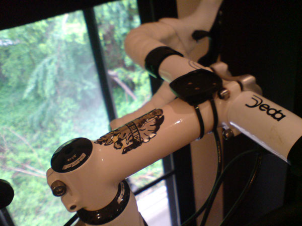 Stemทำสีขาวให้เข้ากับยางหุ้มshifter<br />และผ้าพันแฮน