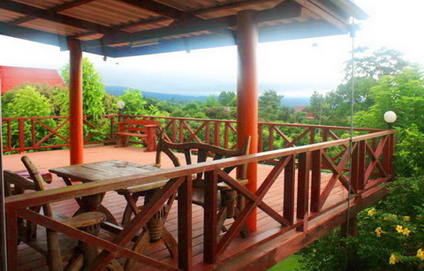 ระเบียงบ้านทอฝัน.jpg