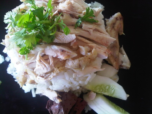 มื้อเที่ยงครับ ข้าวมันไก่ อร่อยกว่าหลายๆ ร้านใน กทม มากมาย