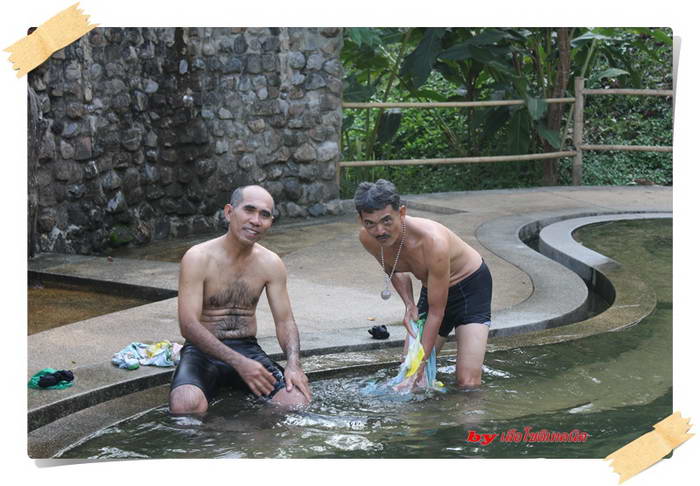 นี่ดีกว่า อุณหภูมิพอดี แช่ในสระดีกว่า