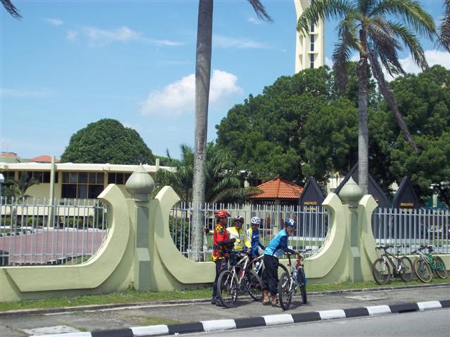 100_1989 (Small).JPG