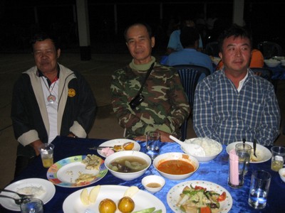 *..โต๊ะท่านนายกเทศมนตรีตำบลดอนหญ้านางครับ..*