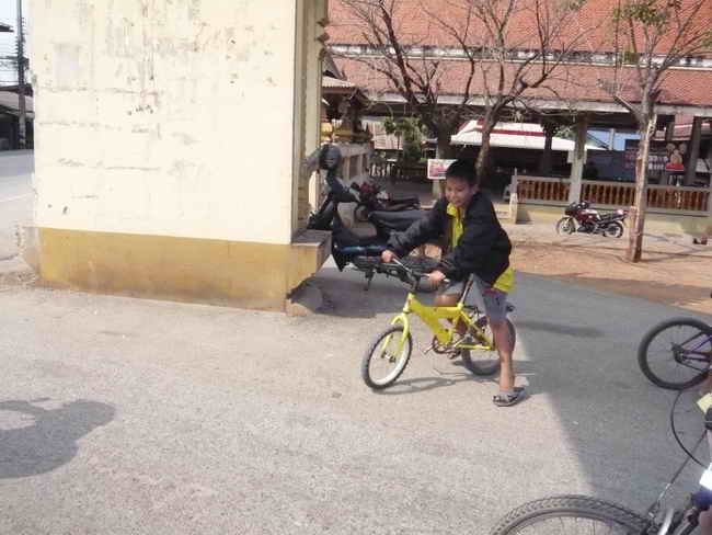 เสือรุ่นเยาว์ปั่นออกมารับ
