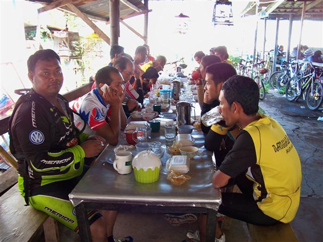 รับประทานก่อนกลับ 2(Small) (Small).JPG