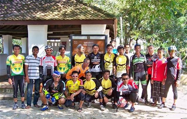 สุสาน 4Small) (Small).JPG