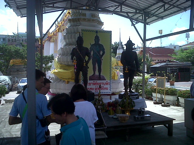 อนุสรณ์สถานพระยาพิชัยดาบหักครับ