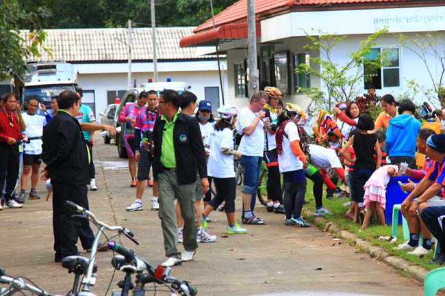บรรยากาศสนุกสนาน.jpg