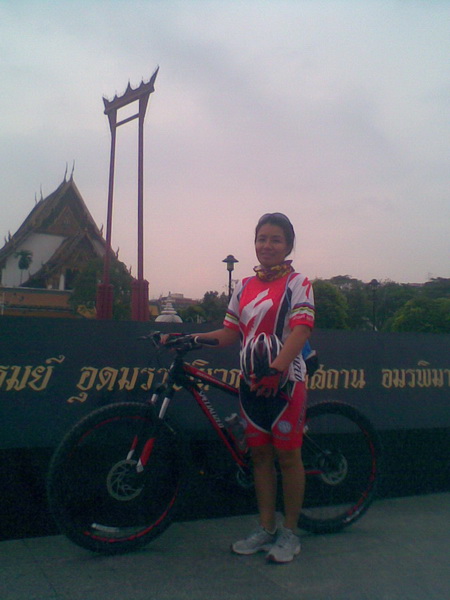 ยามเช้าที่เสาชิงช้า