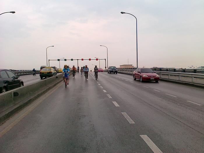 11032012898-0.jpg
