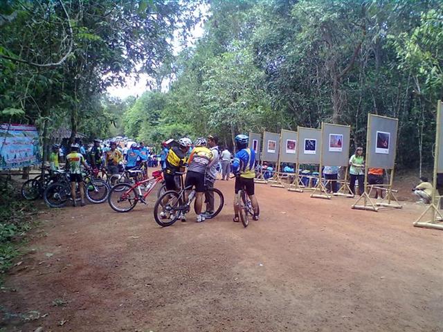 04052012169 (Medium) (Small).jpg