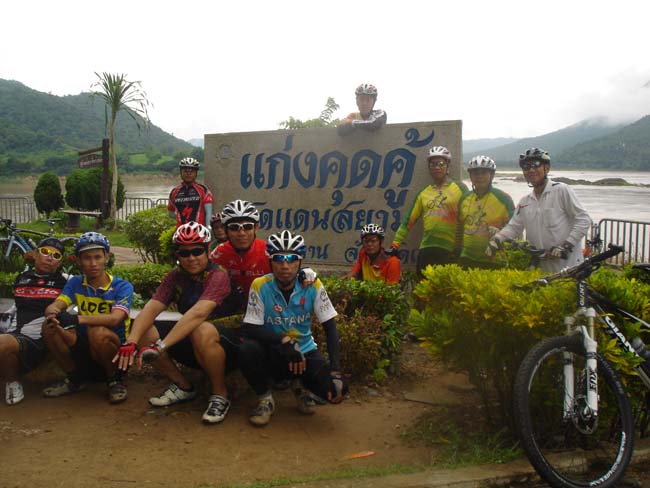 ภาพความทรงจำ แก่งคุดคู้.jpg