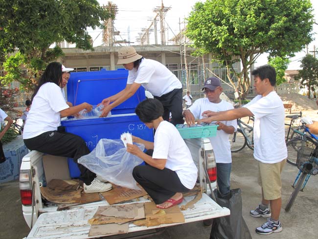 ทีมงานบริการน้ำเต็มที่.jpg