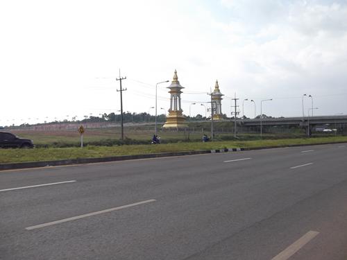 สะพานมิตรภาพไทยลาว ถ่ายรูปขณะขี่ไม่มีเวลาพัก