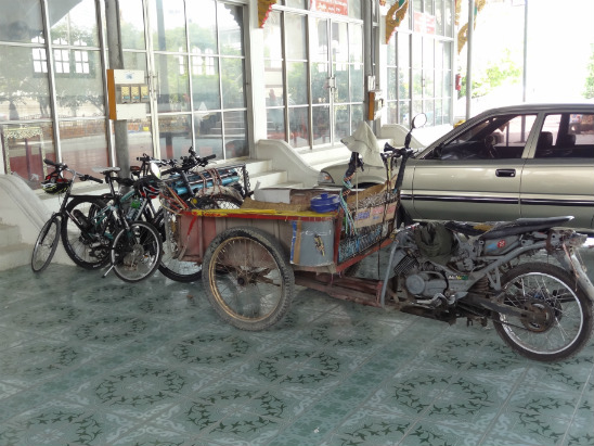 รถเซอร์วิส...เท่ห์เหลือร้าย ใครเผลอ ถูกเก็บ !