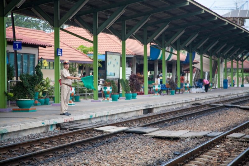 รถไฟกำลังจะมาาาาาา