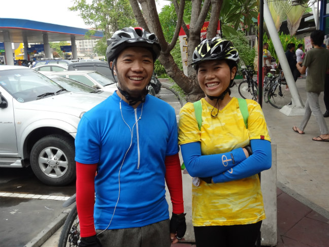 หนุ่มกับอุ้ย.jpg