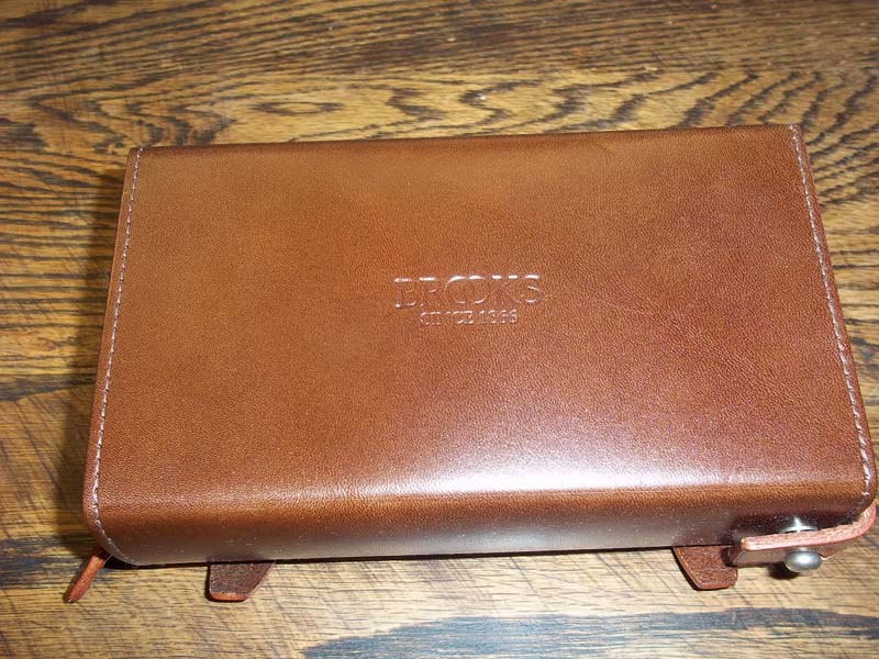 D-shaped-tool-bag-002.jpg