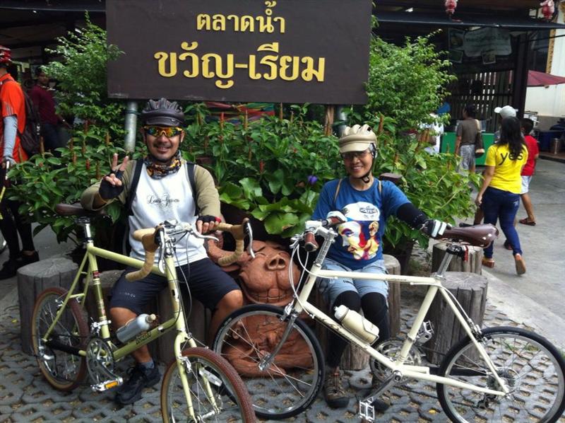 พี่ต่อ พี่ฝน (Medium).jpg