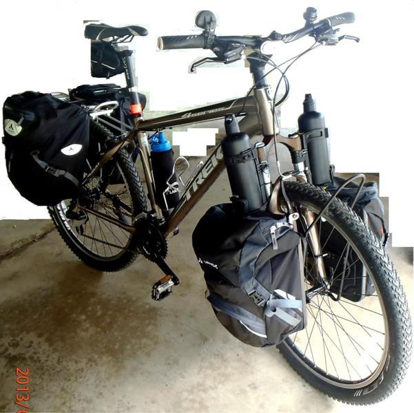 trek 4300 ปี2010 จับใส่กระเป๋าข้าง หน้าหลัง ได้มาอย่างที่เห็น แล้วก็ลองออกทัวร์ดู....พอได้ แฮะๆ....