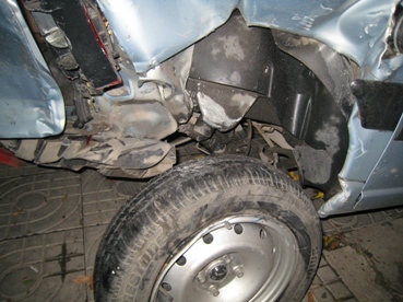 peugeot accident 005_1.jpg