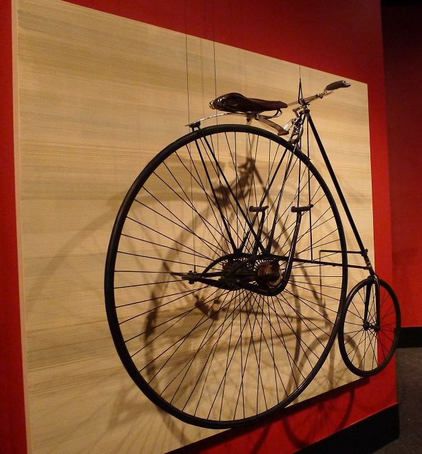 American Star High Wheel (1880/1890)<br />ประดิษฐ์ขึ้นโดย George Pressey มีจุดประสงค์ในการสร้างจักรยานที่มีความปลอดภัยมากขึ้น มีการปรับโครงสร้างให้มีล้อหน้าขนาดเล็กเพื่อการควบคุมที่ง่ายขึ้น มีระบบเฟืองซึ่งมีสปริงสับทำให้หมุนไปทางเดียว ซึ่งคนขี่สามารถเพิ่มความเร็วได้โดยการบังคับบันไดทั้งสองข้างพร้อมกัน