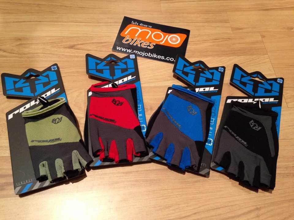 6.Thirty Short Glove (ครึ่งนิ้ว)มีสี ดำ , น้ำเงิน , แดง มีตั้งแต่ Xs จนถึง XL ค่ะ ราคา 850 บาท