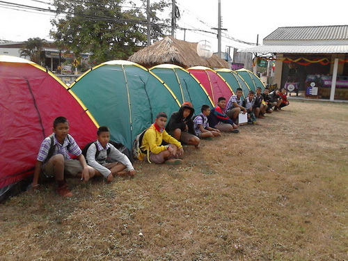 สถานที่กางเต๊นท์กว้างขวาง.jpg
