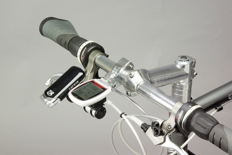 sgs300s-silver_light.jpg