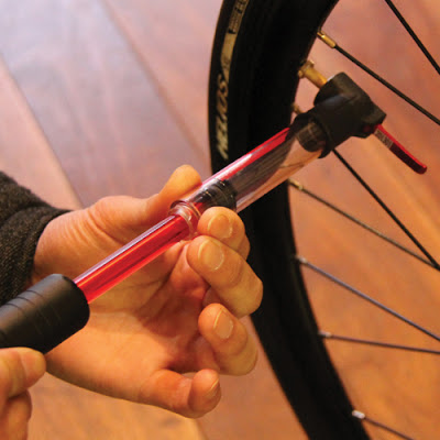 TOPEAK MiniRocket iGLOW-4.jpg