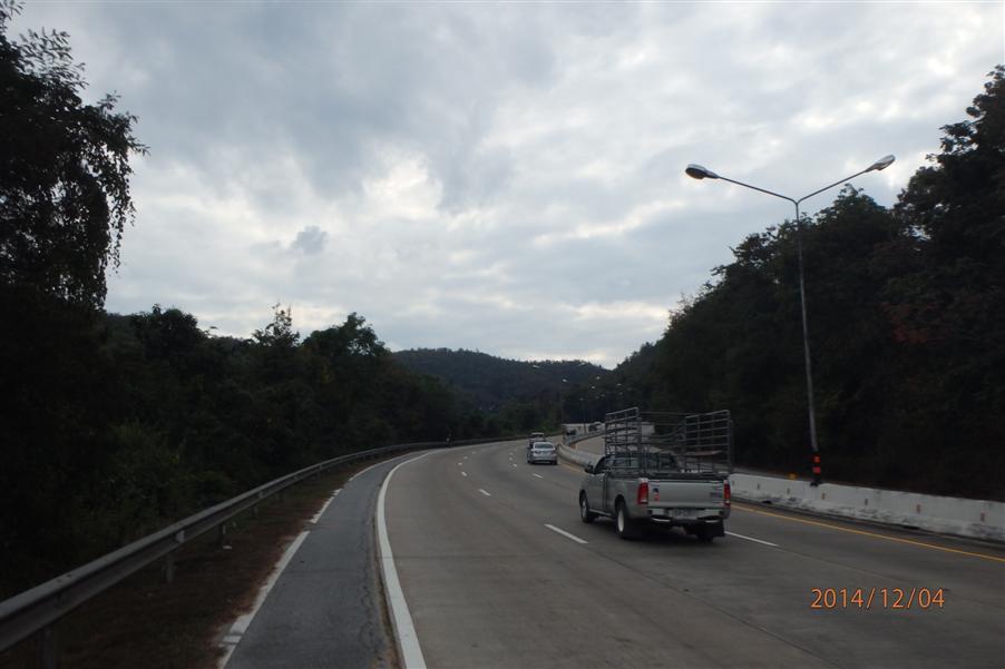 PC040896 (Custom).JPG