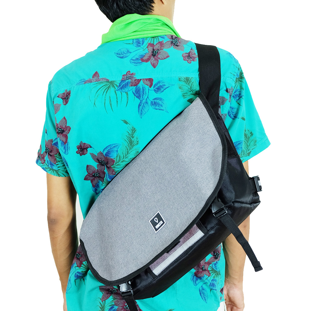 B205messenger bag grey.jpg