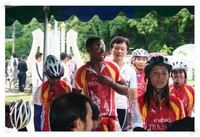 พี่อมรมากันยกทีมเลยนะ