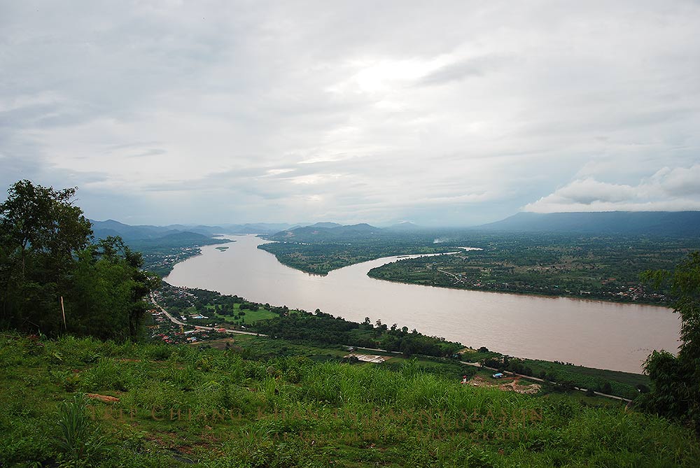 ภาพด้านบนจุดชมวิว วัดผาตากเสื้อ