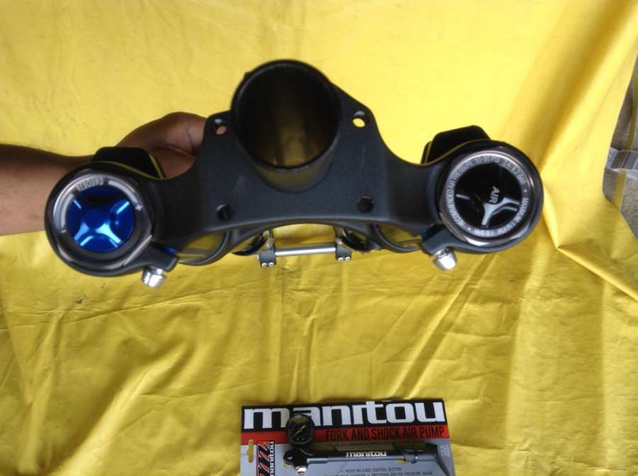 Heaven bike : โช้ค Manitou Dorado expert