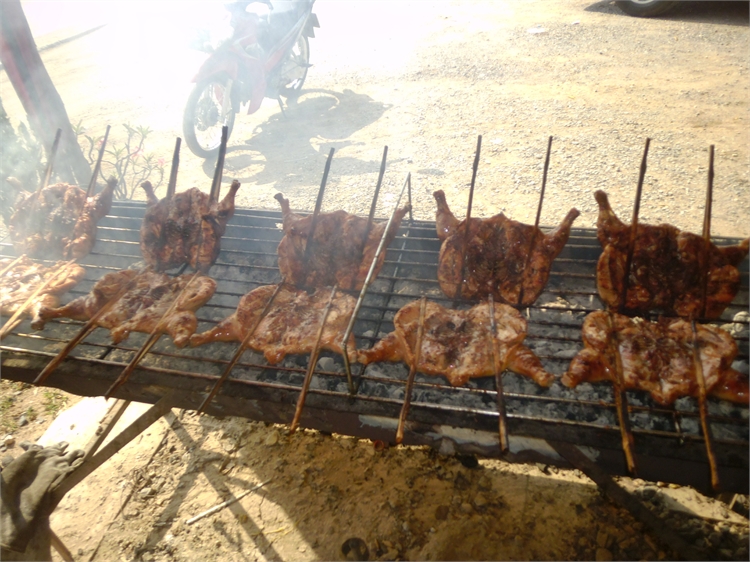 ไก่ย่างร้อนๆ  อร่อยมาก