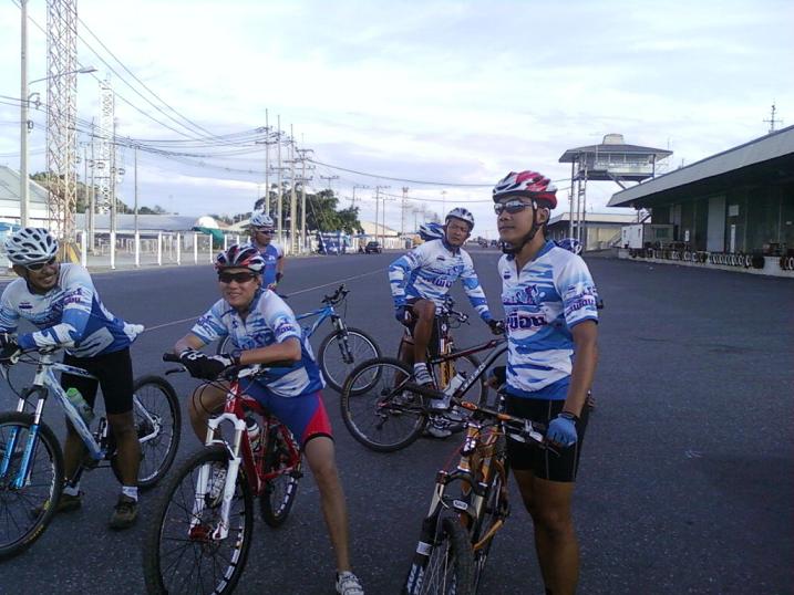 พักเหนื่อยกันก่อน วันนี้เจอกลุ่มพัทยา<br />ที่ท่าเรือด้วย