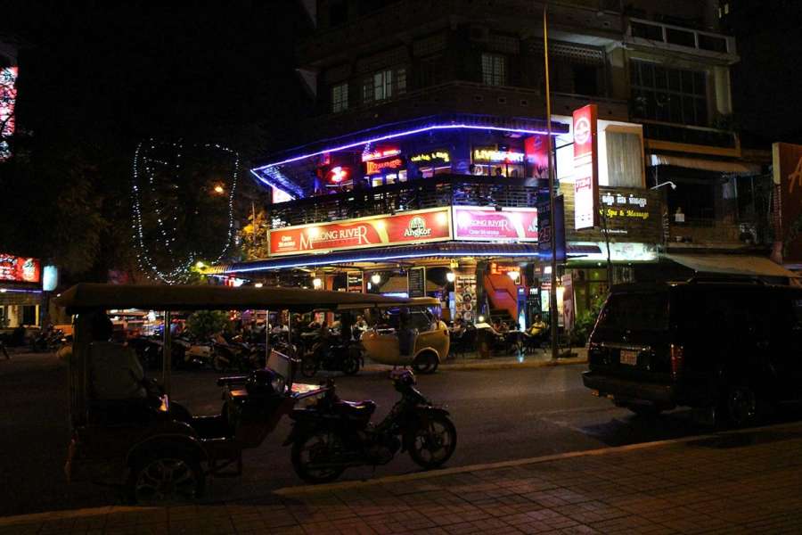 160424Cambodia100r.jpg