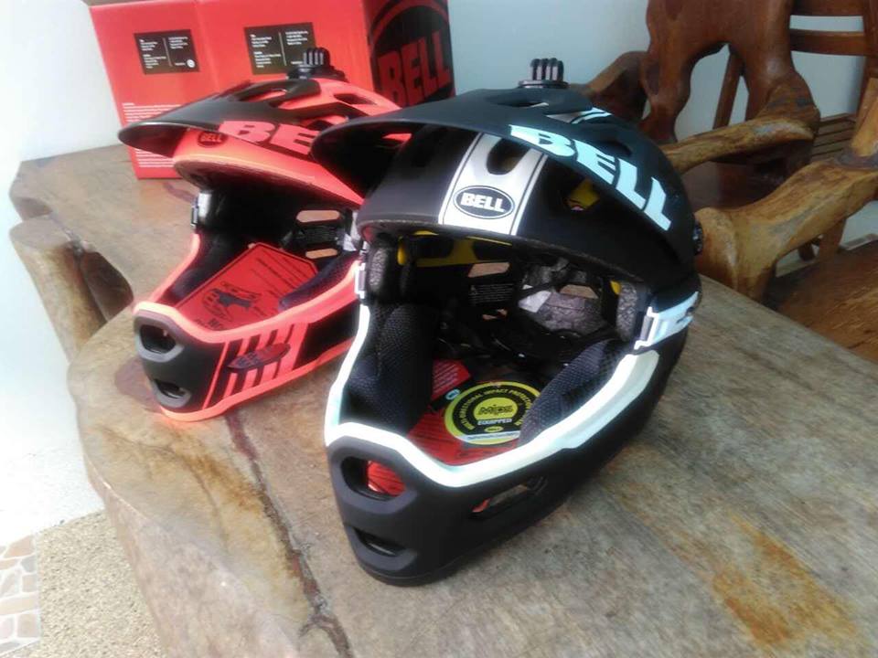 bell super 2r.jpg